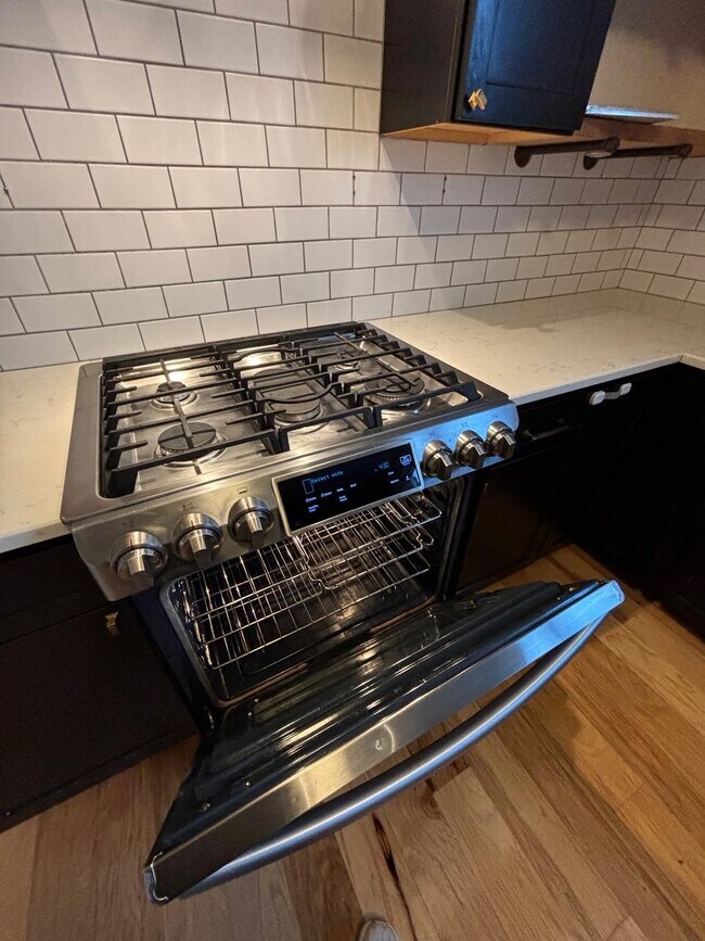 Building Photo - 5650 W 63rd Pl