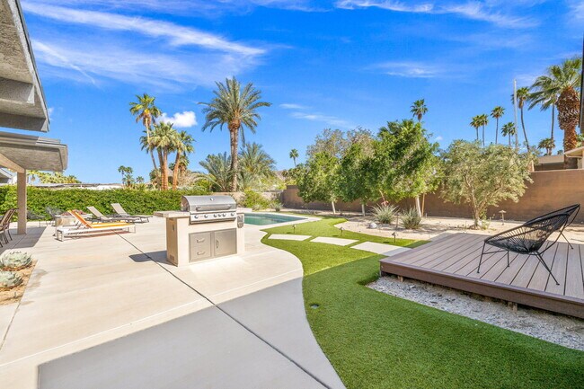 Building Photo - 73409 Little Bend Trail