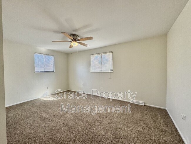 Building Photo - 5728 S Kenton St