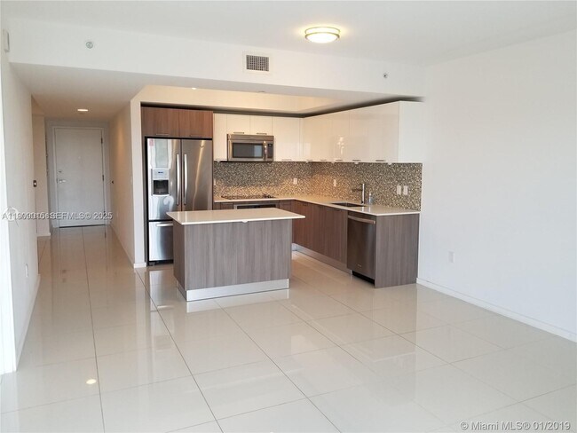 Building Photo - 5252 NW 85th Ave