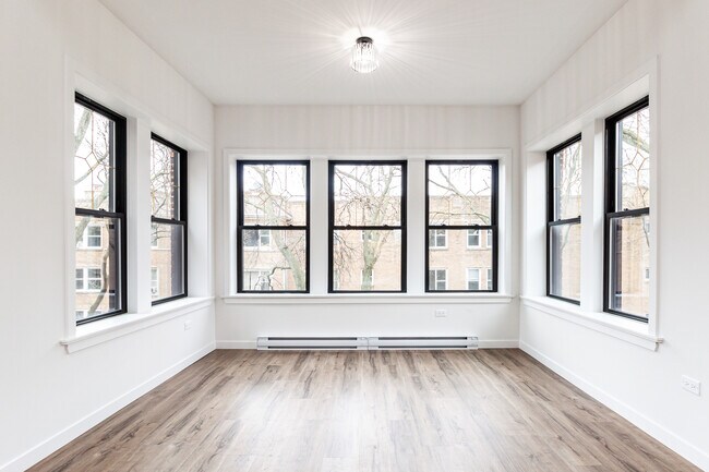 Building Photo - 1426 W Jonquil Terrace