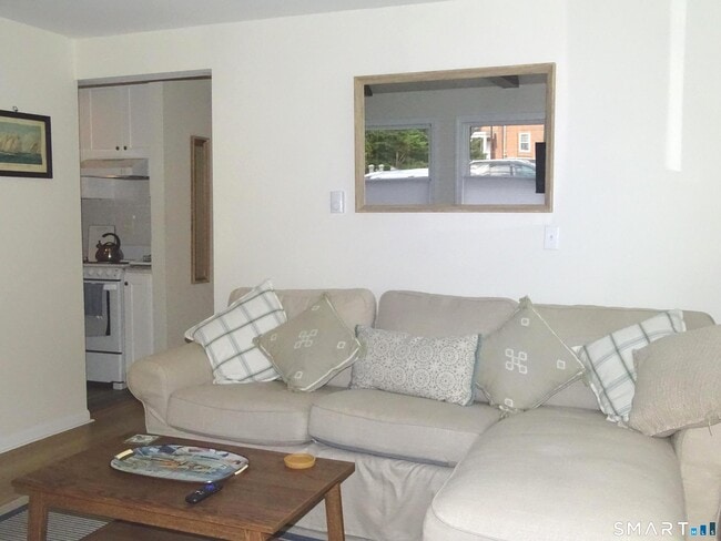 Building Photo - 81 Church St