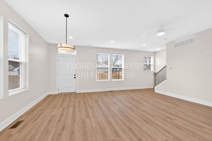 Building Photo - 696 S 22nd St