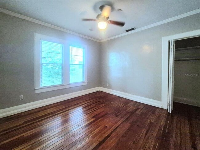 Building Photo - 314 E Park Ave