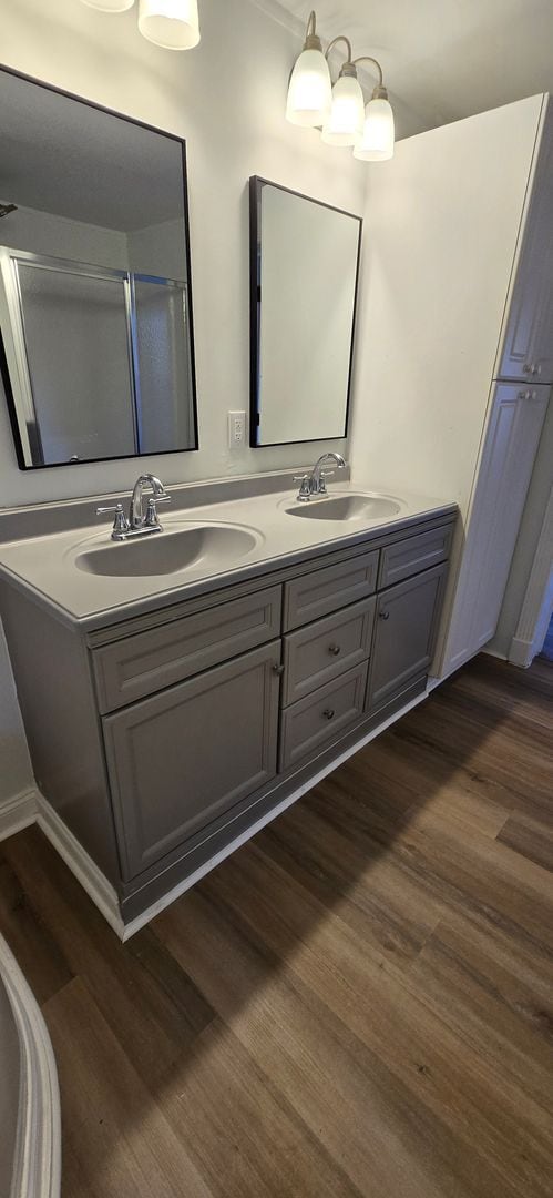 Building Photo - 118 Regent St