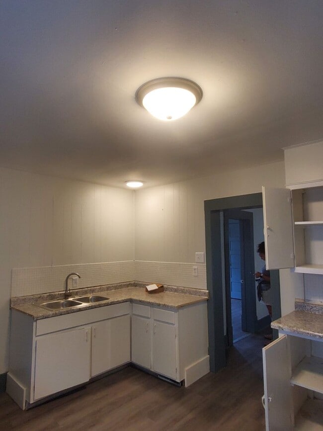 Building Photo - 936 Harrison Ave