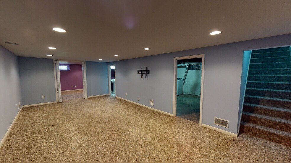 Building Photo - 707 Dorsey Way