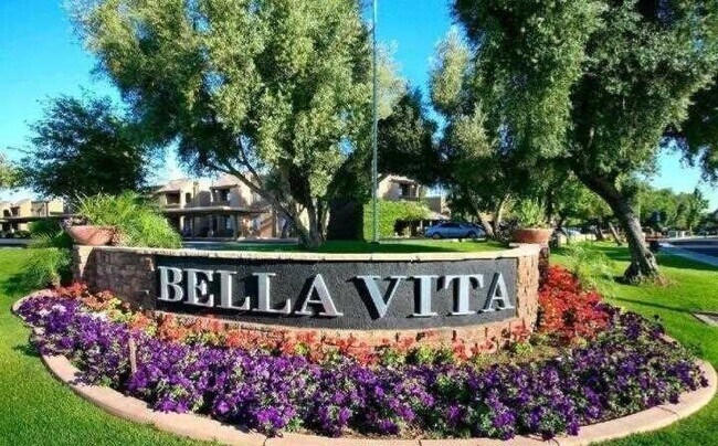 Building Photo - 5995 N 78th St