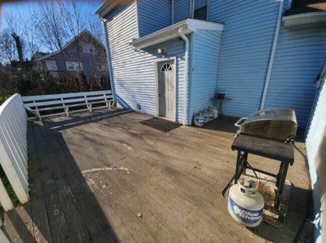 Building Photo - 115 Paul Manafort Dr