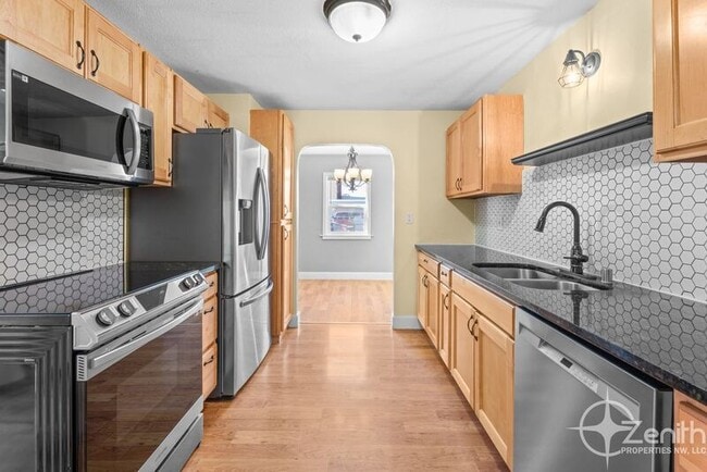 Primary Photo - 427 I St