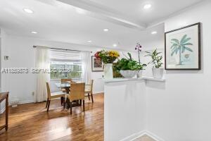 Building Photo - 303 Burgundy G