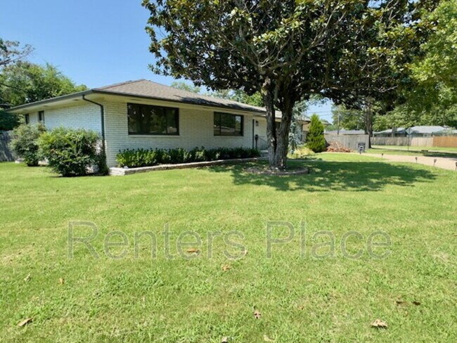 Building Photo - 4051 E 46th Pl