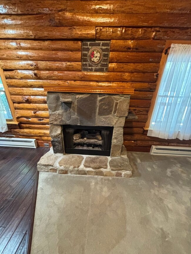 Building Photo - Log home in quiet setting