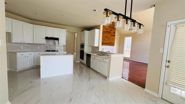 Building Photo - 406 Shady Valley Dr