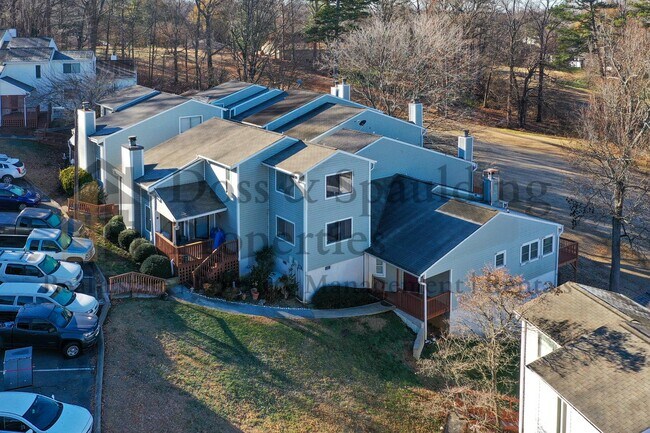 Building Photo - 3624 Heathrow Dr