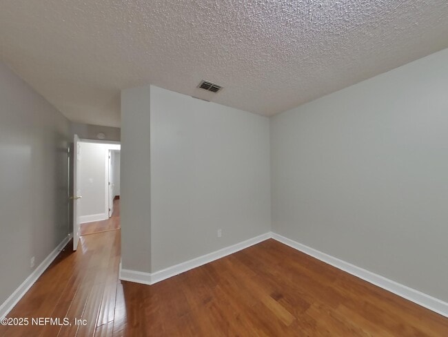 Building Photo - 477 Federal Hill Rd