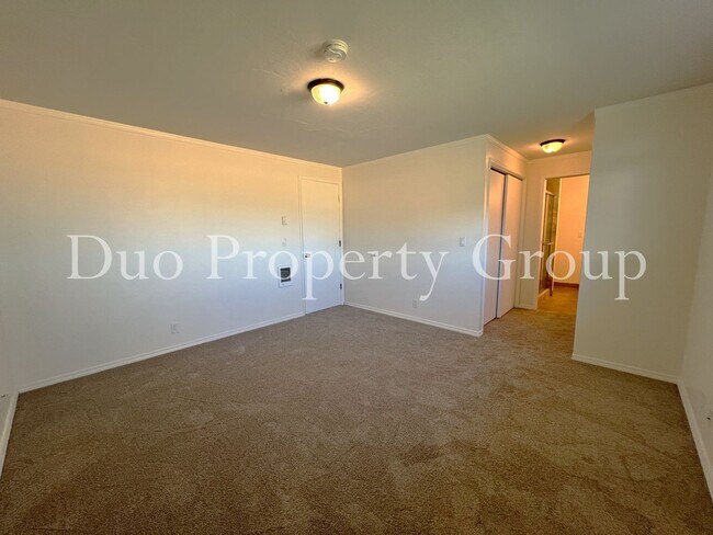 Building Photo - 2035 Harvard Dr