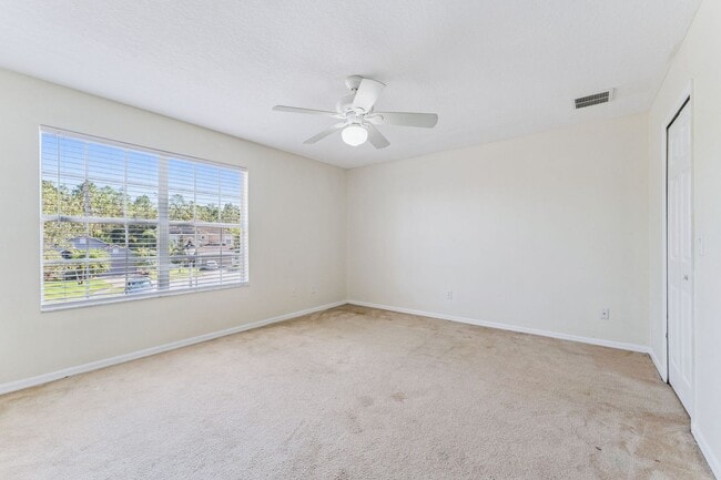 Building Photo - Large 6 Bedroom Rental in Gated Avalon Lakes Available Now! $3700.00 CARPET ALLOWANCE.