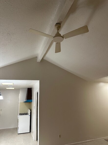 Building Photo - 3719 Tiffany Dr