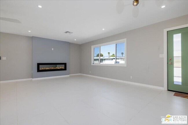 Building Photo - 505 E Molino Rd