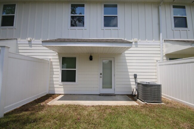 Building Photo - Pet-Friendly 3BR Townhome in Meadow Brook ...