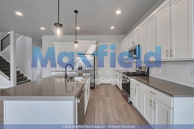 Building Photo - Brand New - Modern Living / 4BD 2.5 BTH 2GAR / Home in Lehi