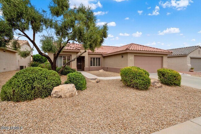 Building Photo - 16232 W Tapatio Dr