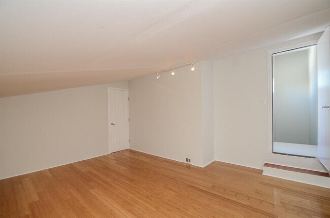 Building Photo - 1522 Blodgett St