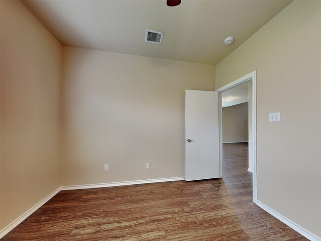 Building Photo - 2802 Wisner Cir