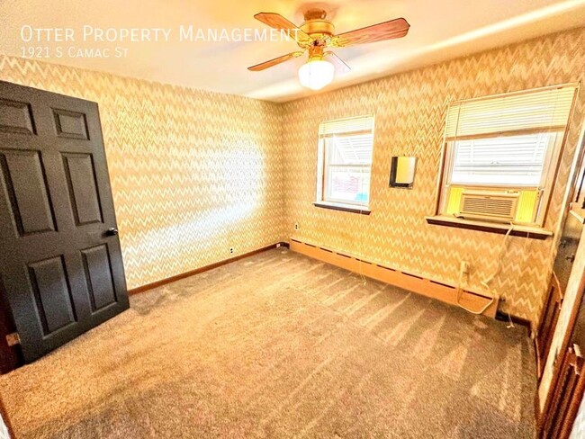 Building Photo - Lovely & Spacious 4BR/2BA South Philly Hom...