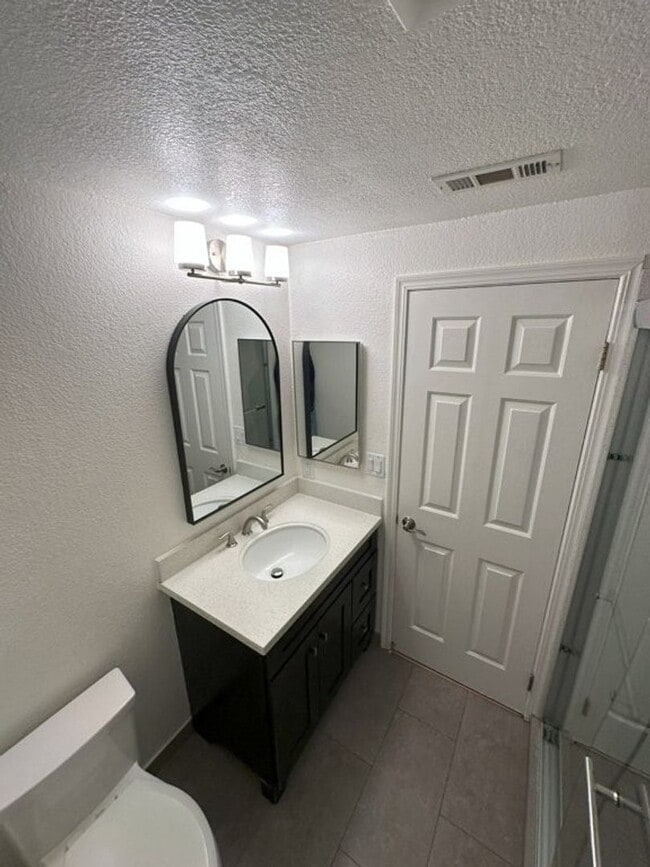 Building Photo - Nor Cal Realty, Inc. - 3 Bedroom 2  Bath w...