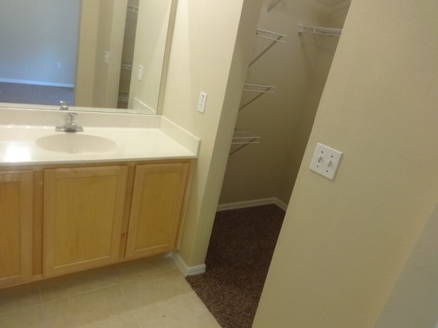 Building Photo - 2056 Redwood Cir NE