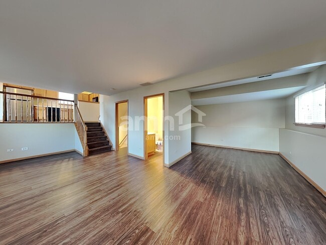 Building Photo - 1910 Prairie Ridge Dr