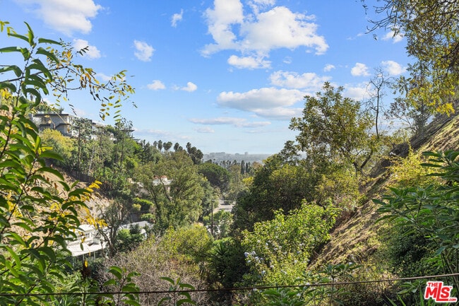 Building Photo - 1853 Nichols Canyon Rd