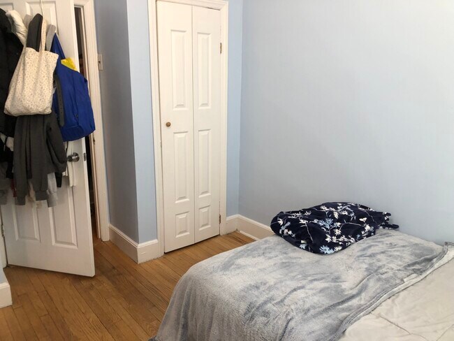 Building Photo - 700 Washington St