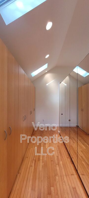 Building Photo - 16 Maple Ave