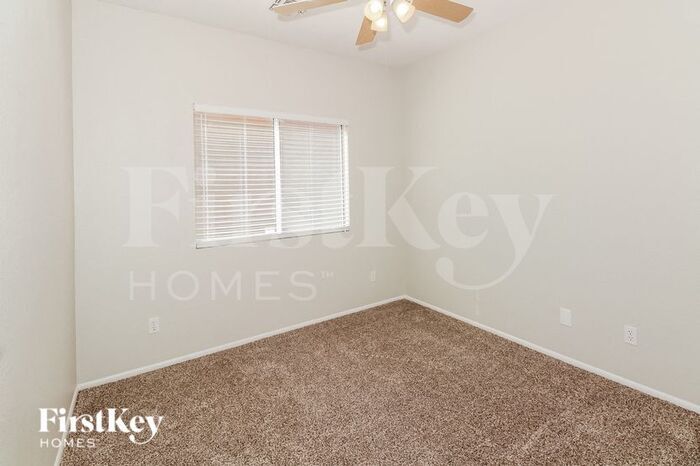 Building Photo - 9747 N Sandy Valley Dr