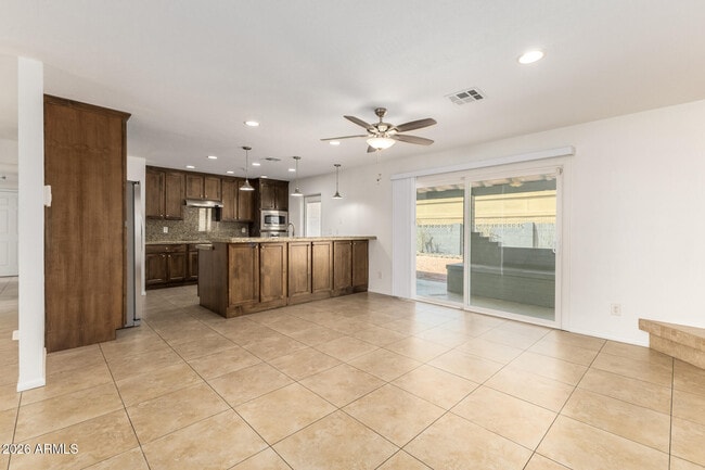 Building Photo - 6742 N 19th St