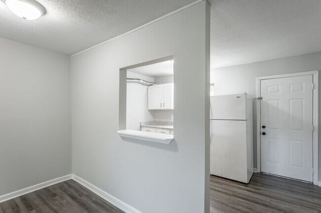 Building Photo - 4405 Delashmitt Rd