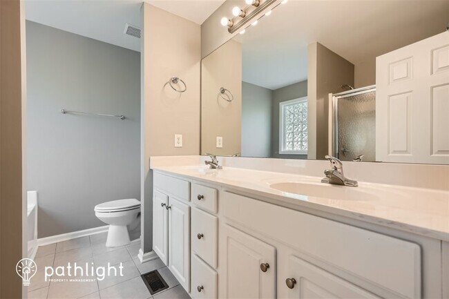 Building Photo - 213 Logan Creek Lane