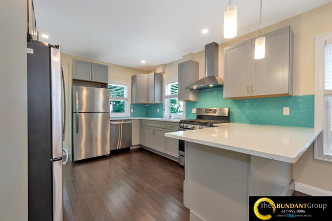 Building Photo - 161 4th St