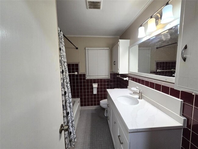 Building Photo - 2333 NW 50th St