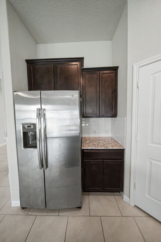 Building Photo - Beautiful Potranco Run Home with 3-Car Garage - Realtor Commission: $750