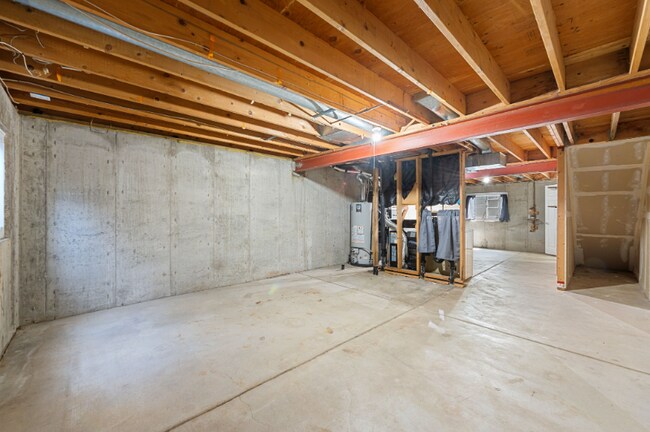 Building Photo - 11590 Community Center Dr