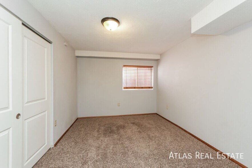 Building Photo - 1107 White Stone Way