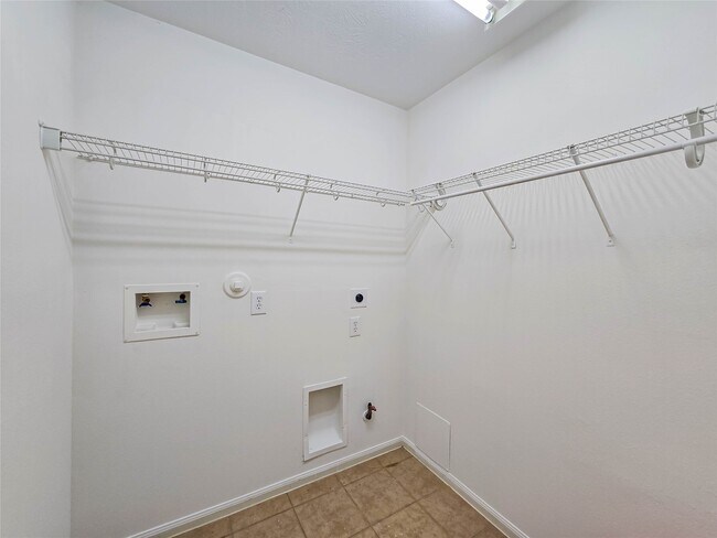 Building Photo - 17915 Landing Pines Trail