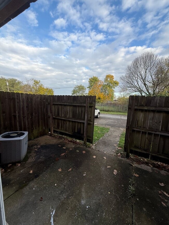 Building Photo - 6820-6826 Emerald Ave