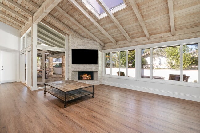 Building Photo - Gorgeous Fully Remodeled Home in The Bluffs Extra Large Patio