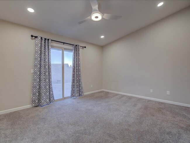 Building Photo - PROMO $500.00 OFF FIRST FULL MONTH'S RENT!