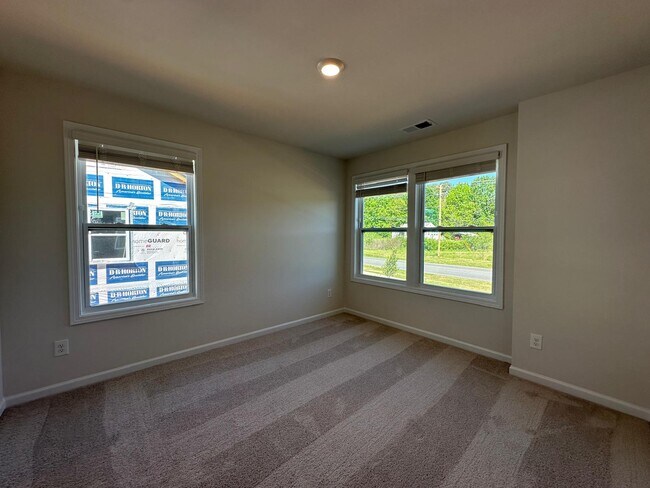 Building Photo - 1260 Scarlet Firethorne Ave